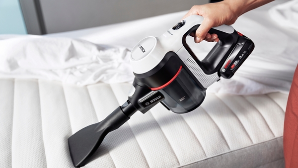 BOSCH ASPIRADOR ESCOBA BBS711W